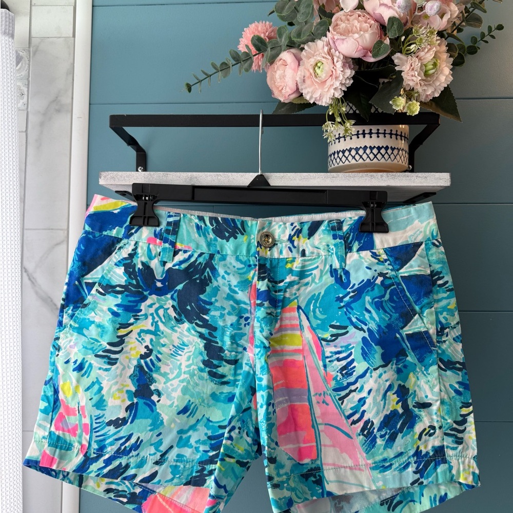 Lilly Pulitzer “Hey Bay Bay” Callahan Shorts – Size 2